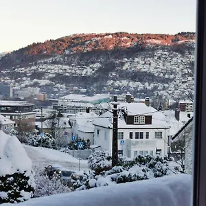 https://apt-spacious-and-beautiful-in.hotelsinbergen.net